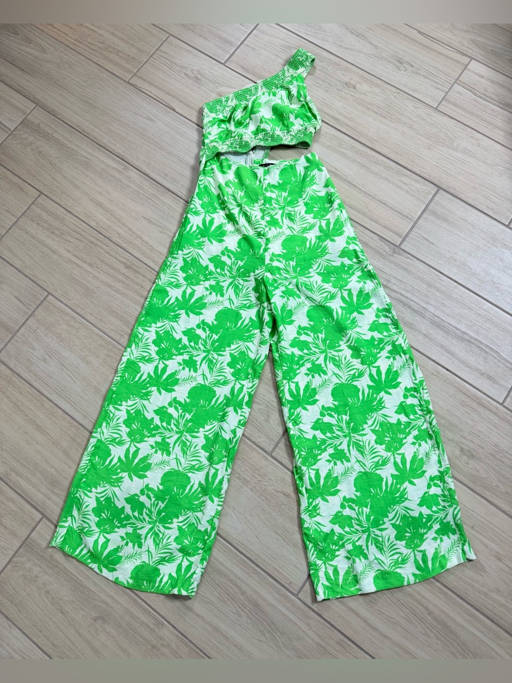 FORE Collection Tropical Cutout One Shoulder Jumpsuit Size M Wide Leg Green